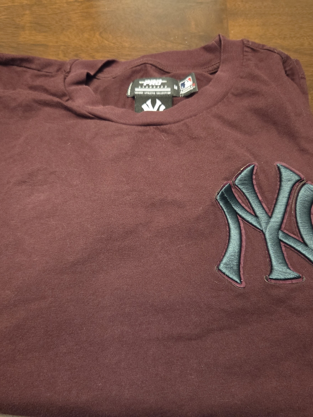 NY Logo Crewneck M Shirt - Maroon